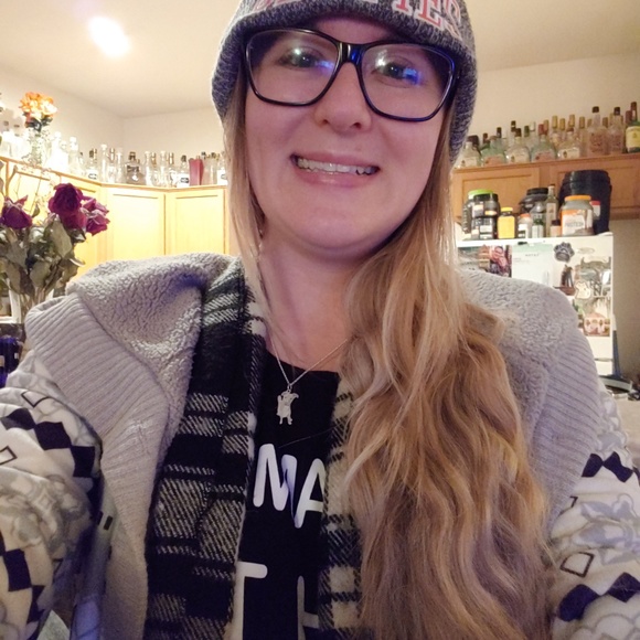 Meet your Posher, Amanda - Picture 1 of 1